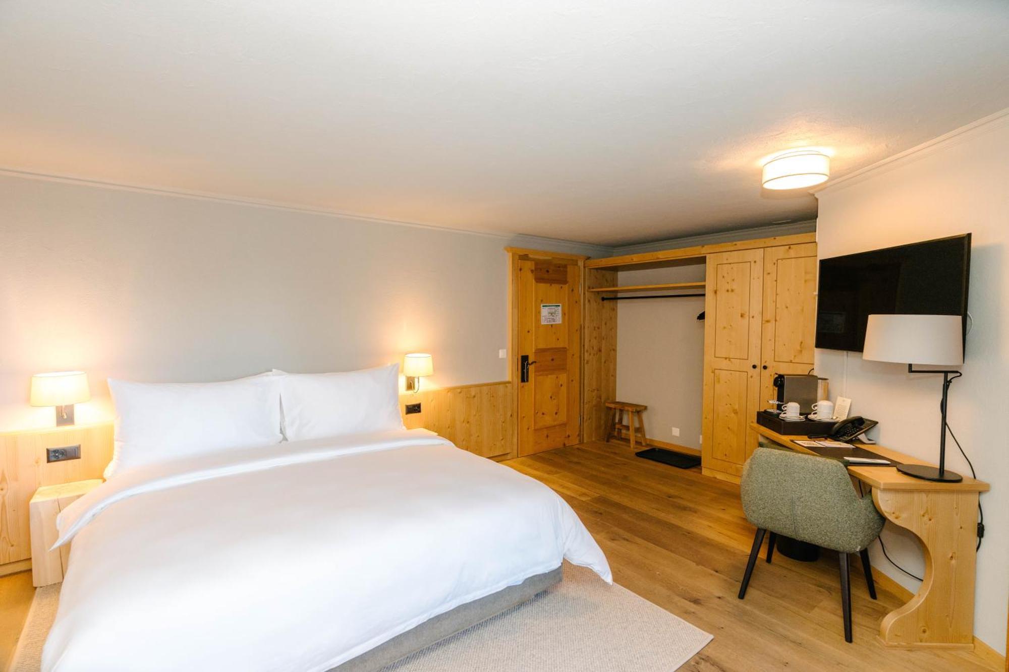 Seven Alpina Boutique Hotel Klosters Exterior photo